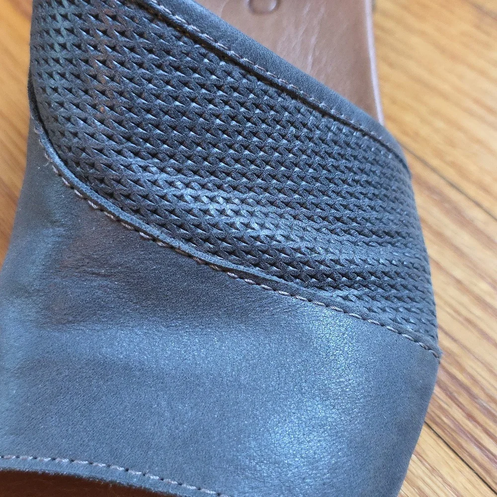 Bueno Blue Leather Sandals with Asymmetric, Open-Toe Design - Picture 4 of 8